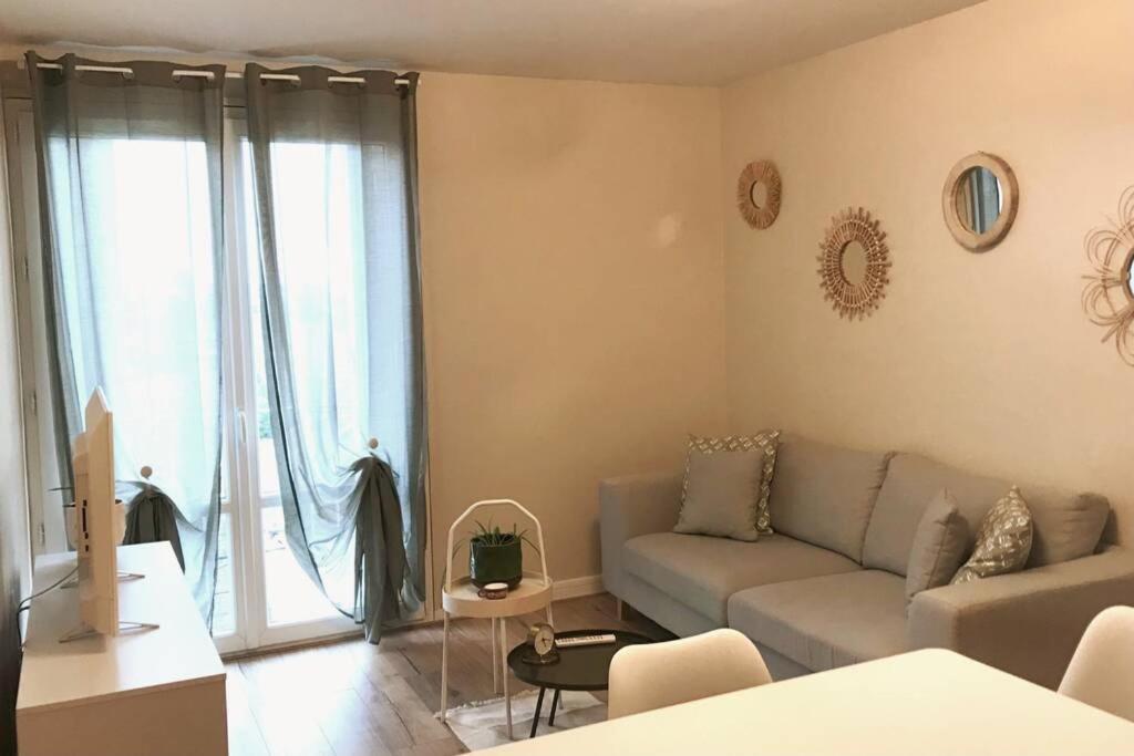 Serenidad - Appartement Cosy 50M2 Et Parking Châteauroux Exterior photo